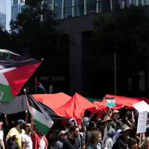 عشرات الآلاف شاركوا بمسيرة في بروكسل للدعوة إلى وقف فوري لإطلاق النار في غزة