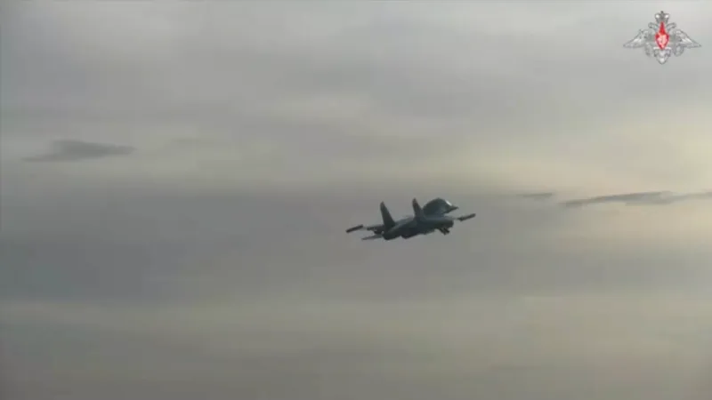 شاهد: طائرات روسية من طراز Su-34 بمهمة قتالية في أوكرانيا