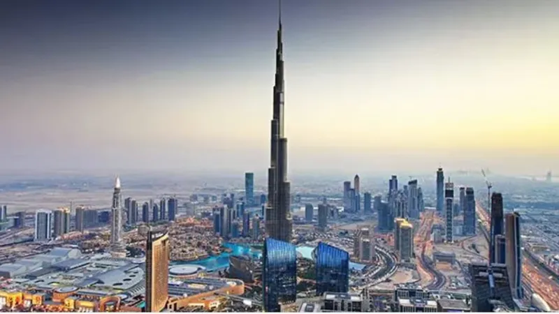 حكومة دبي تمدد فترة «العمل عن بُعد» غدًا بسبب سوء الأحول الجوية