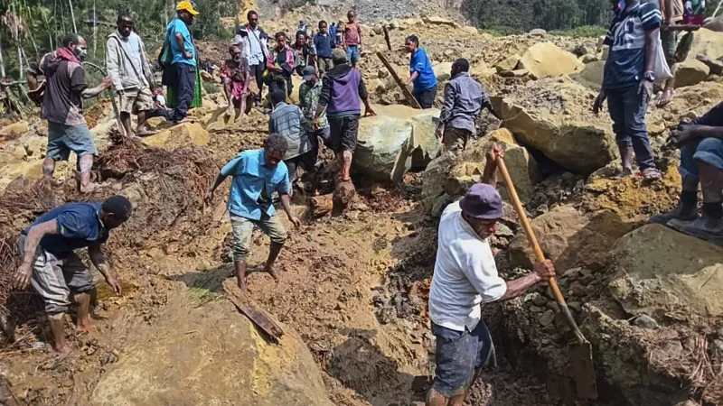 المنظمة الدولية للهجرة: مقتل 670 شخصا على الأقل في انهيار أرضي طمر المنازل في بابوا غينيا الجديدة