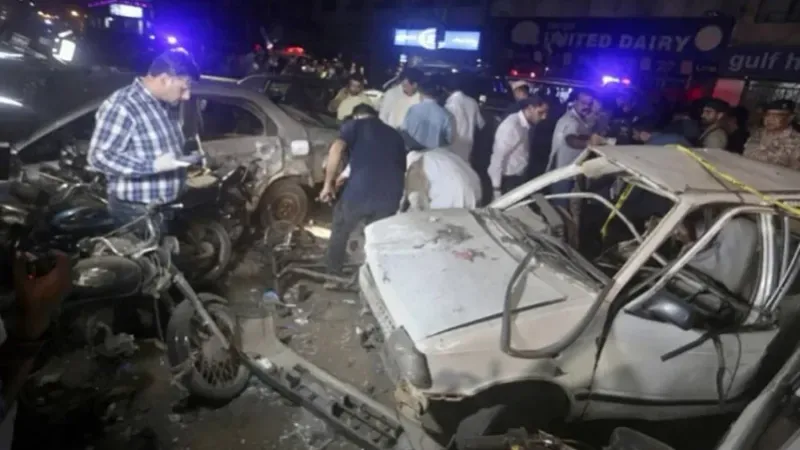 باكستان.. مقتل شخصين جراء هجوم انتحاري في كراتشي
