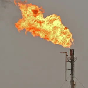 وزير النفط العراقي: جولات جديدة للتراخيص في 30 حقلا للنفط