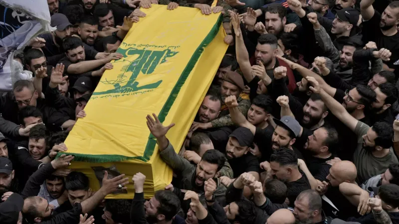 بطائرة مسيرة.. الجيش الإسرائيلي يزعم اغتيال قيادي في حزب الله