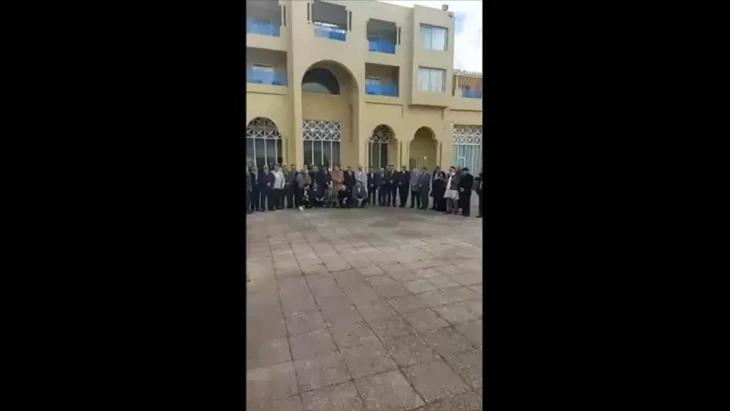 تونس.. "منع" أعضاء من مجلسي النواب والأعلى للدولة الليبيين من عقد اجتماعهم (صور + فيديو)