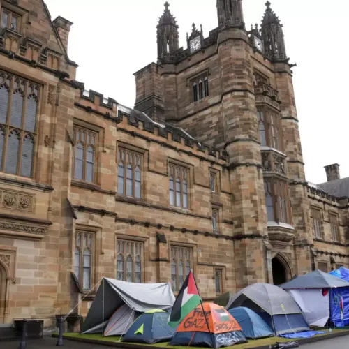 فيديو. 
            
    			عدوى احتجاجات الطلاب تصل إلى جامعات أستراليا.. والمطالب واحدة لم تتبدل "وقف الحرب على غزة"