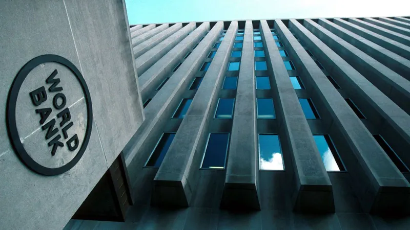 البنك الدولي يحذر من انهيار مالي للسلطة الفلسطينية