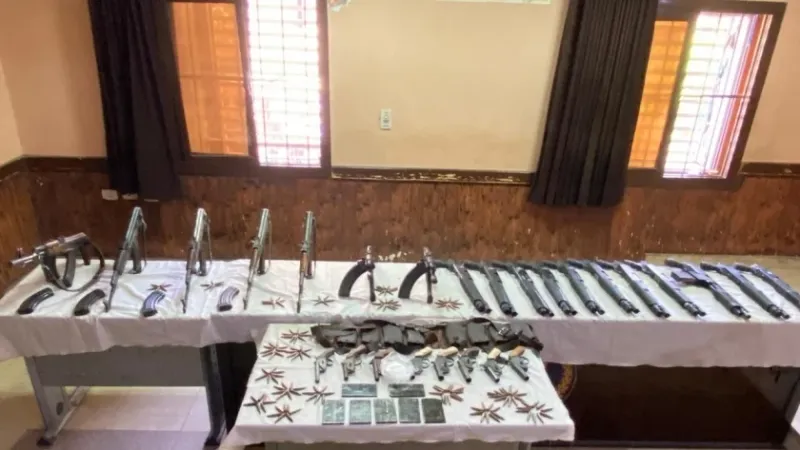 ضبط شخصين بحوزتهما 10 قطع أسلحة نارية في القاهرة