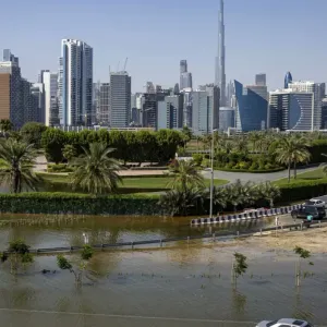 شاهد: هزّت صورة المدنية المثالية؟ أمطار غزيرة تضرب دبي مجدداً وتعطّل الرحلات الجوية https://arabic.euronews.com/green/2024/05/02/uae-unusual-weather-t...