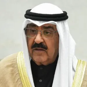 أمير الكويت يعلن حل البرلمان وتعليق بعض مواد الدستور