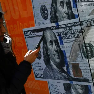 استقرار الدولار بعد تقرير التضخم الأميركي