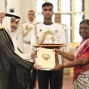 سفير دولة الكويت لدى الهند مشعل الشمالي يقدم أوراق اعتماده إلى رئيسة الجمهورية سفيراً فوق العادة ومفوضاً
