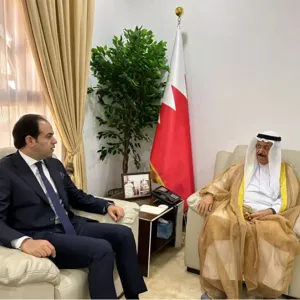 رئيس المجلس الأعلى للشؤون الإسلامية يناقش تفعيل مخرجات ملتقى البحرين للحوار