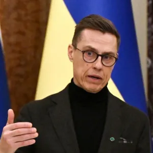 رئيس فنلندا يطالب "الناتو" بالاستعداد لمواجهة مباشرة مع روسيا