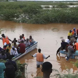كينيا: فقدان العشرات بعد انقلاب قارب جراء الفيضانات
