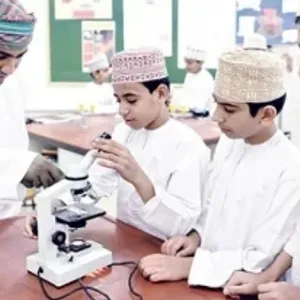 الدمج بين التعليم والتعلم وتعزيز المهارات.. توجه استراتيجي لسلطنة عمان
