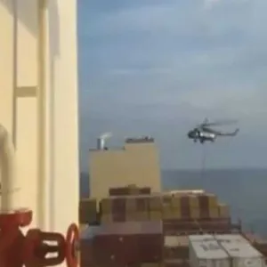 إيران تعتزم الإفراج عن طاقم سفينة مرتبطة بإسرائيل  #سكاي_اونلاين