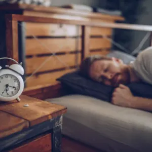 هل النوم لأقل من 7 ساعات يوميا يزيد من خطر الوفاة؟