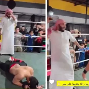 شاهد: عبدالرحمن المطيري يضرب مصارع بالعقال على وجهه ويسقطه أرضاً