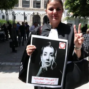 اعتقالات و"اقتحام" وإضراب عام تعيشه تونس قبيل الاستحقاق الانتخابي