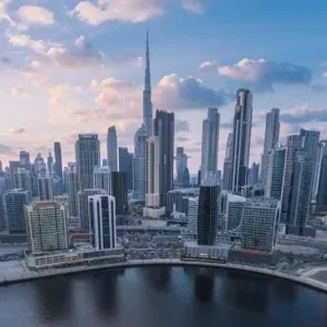 صندوق النقد يرفع توقعات نمو اقتصاد الإمارات إلى 4% في 2024