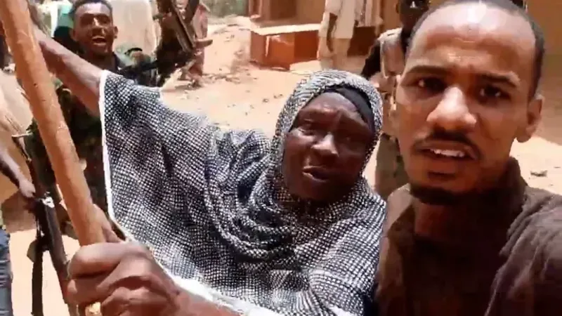 شاهد.. الجيش السوداني يعلن تحرير 20 امرأة في أم درمان