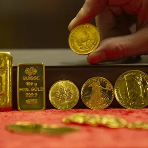 الذهب يتراجع إلى أقل مستوى خلال شهر مع جني الأرباح