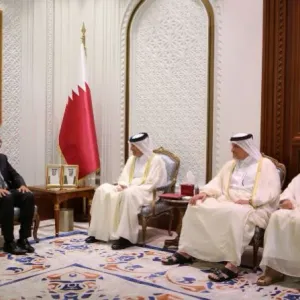 رئيس مجلس الشورى يجتمع مع السفير البريطاني