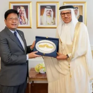 علاقات التعاون الثنائي بين البحرين وتايلند: جهود السفير بياباك سريتشاروين