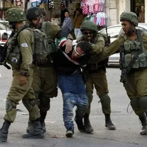 قوات الاحتلال تعتقل (18) فلسطينيا من الضفة بينهم أطفالا وأسرى سابقين