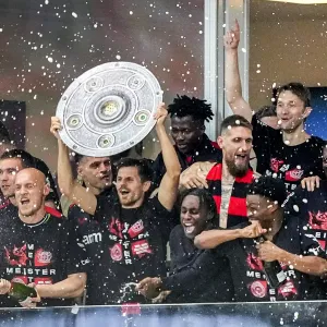فيديو: ليفركوزن يفوز باللقب للمرة الأولى في الدوري الألماني