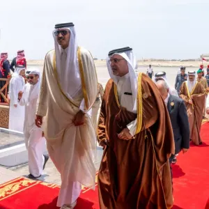 أمير دولة قطر يصل إلى مملكة البحرين للمشاركة في القمة العربية الثالثة والثلاثين