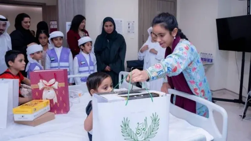 أطفال الإمارات يزورون أطفال غزة المرضى بالهدايا والألعاب
