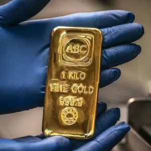 الذهب يستعيد بعض مكاسبه مع ترقّب اجتماع المركزي الأميركي