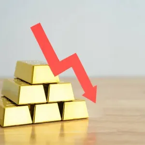 أسعار الذهب تتراجع قبيل محضر اجتماع الفيدرالي