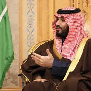 ولي العهد السعودي يجري محادثات مع رئيس لجنة القوات المسلحة في مجلس النواب الأمريكي
