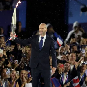 ماكرون يفتتح أولمبياد باريس... وزيدان ونادال يحملان الشعلة #الشرق_رياضة #الشرق_للأخبار