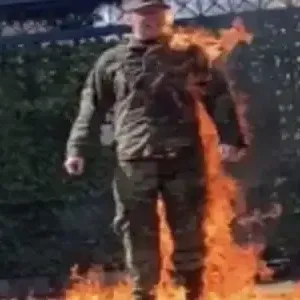 ضابط أميركي يضرم النار بنفسه خارج السفارة الإسرائيلية بواشنطن