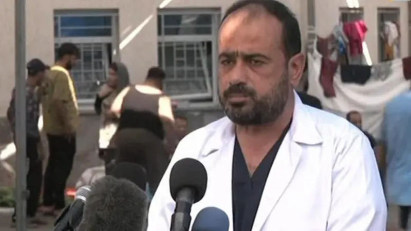 الجيش الإسرائيلي يُطلق سراح مدير مجمّع الشفاء الطبي محمد أبو سلميّة مع نحو 50 أسيراً (فيديو)