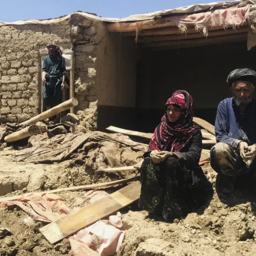 شاهد: مقتل أكثر من 80 شخصا في فيضانات قوية ضربت أفغانستان