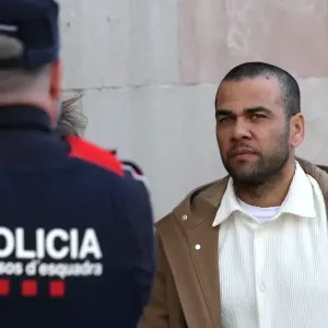 داني ألفيش يكسر صمته بعد 63 أسبوعًا في السجن