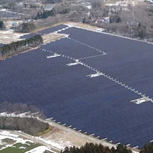 "مبادلة" تنجز أول مشاريعها الاستثمارية في قطاع الطاقة المتجددة باليابان