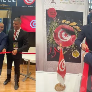 الوزير الكيبيكي يشيد بقيمة المنتوجات التونسية المعروضة و يعبر عن استعداده لتعزيز علاقات الاستثمار