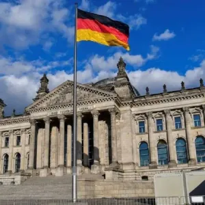 ألمانيا تُعلن عن نظام تأشيرة جديد للعمال المهرة دون شرط التعاقد مع الشركات