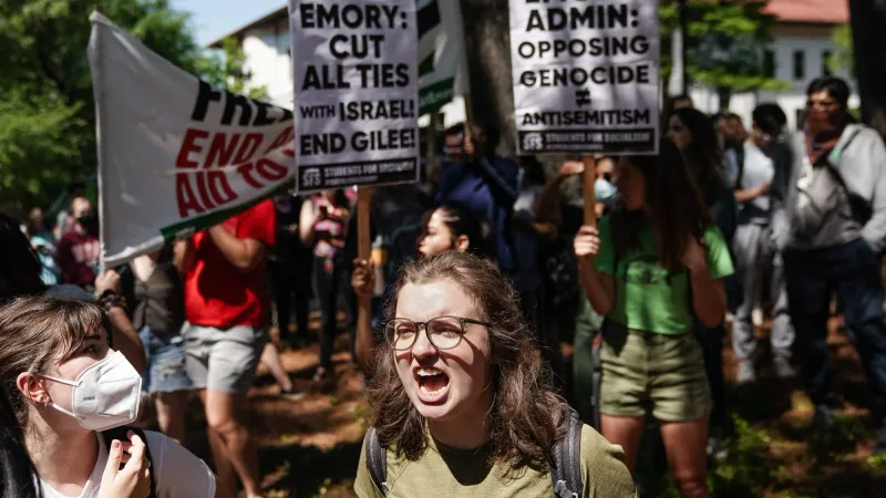 احتجاجات الجامعات الأميركية ضد «حرب غزة» تتصاعد... كما التوتر بين الطلاب والشرطة (صور)