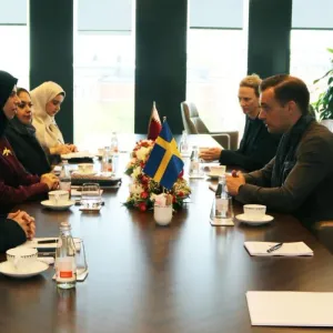 وزير الدولة للتعاون الدولي تجتمع مع مسؤولين من الوكالة السويدية للتعاون الإنمائي ومؤسسات التنمية الدولية