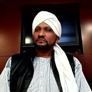 صديق المهدي في بلا قيود: لا توجد حكومة ذات مرجعية في السودان