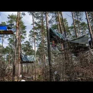فيديو: رافضين توسيع مصنع تسلا على حساب الغابات.. ناشطون بيئيون يشتبكون مع الشرطة الألمانية قرب برلين