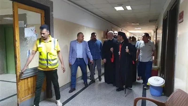 وفد الكنيسة الكاثوليكية يزور مصابي الحرب الغاشمة على غزة بمستشفيات جامعة أسيوط|صور