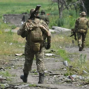 القوات الروسية تعثر على مستودع للذخيرة والأسلحة الغربية في دونيتسك (صور)
