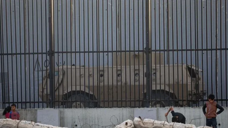مسؤول في وزارة الدفاع الإسرائيلية: الجيش الإسرائيلي ينتظر الضوء الأخضر من نتنياهو لبدء العمل في رفح